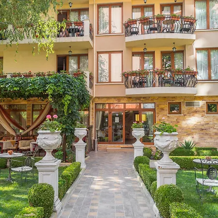 Hotel Golden Pearl 3*