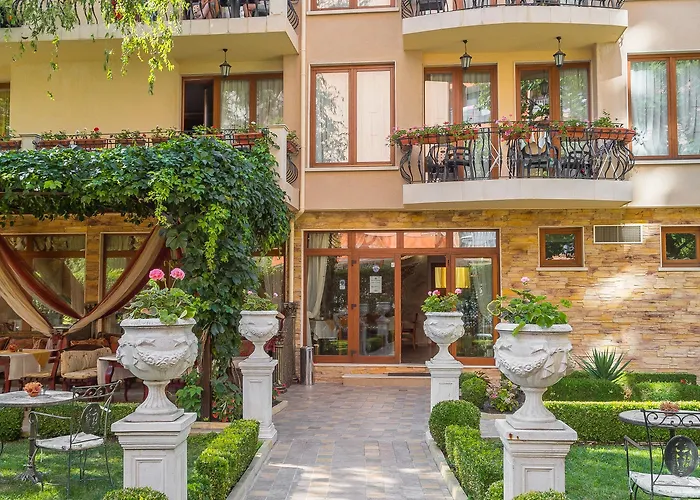 Hotel Golden Pearl 3*